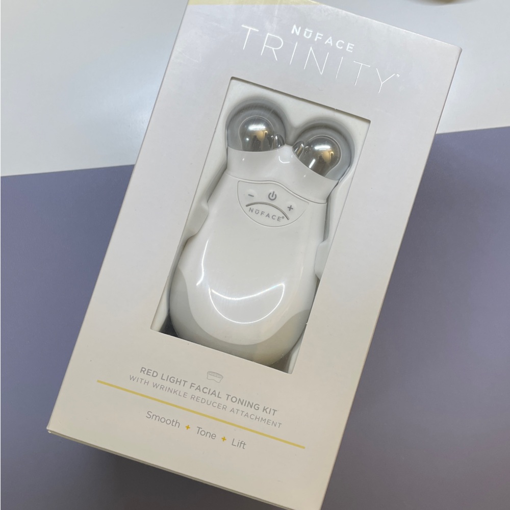 Nuface trinity red light facial toning kit